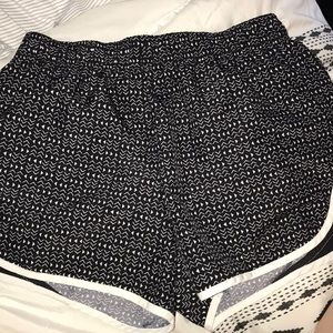 Wind shorts barley worn in great condition